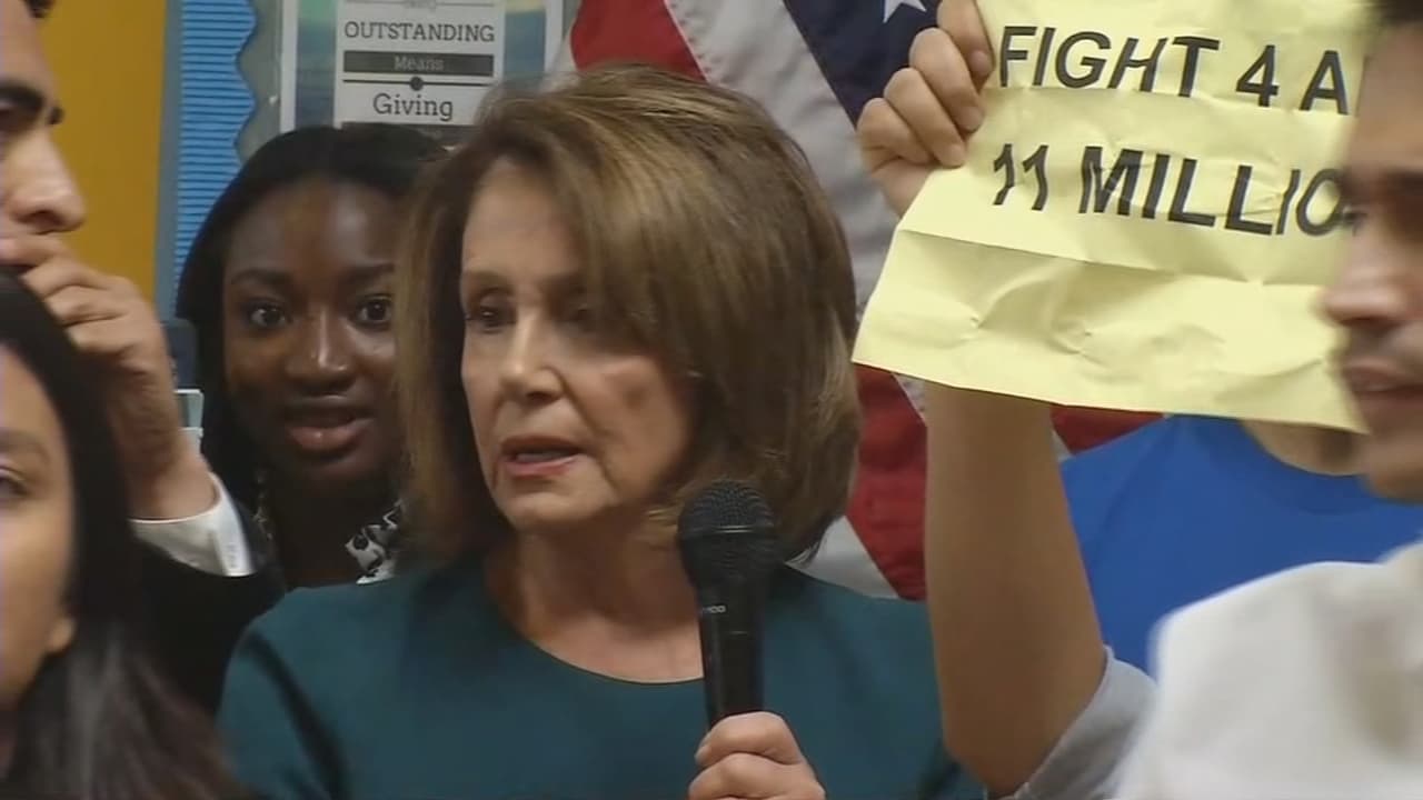 Dreamers boicotean una rueda de prensa de la líder demócrata Nancy Pelosi: "Eres una mentirosa"