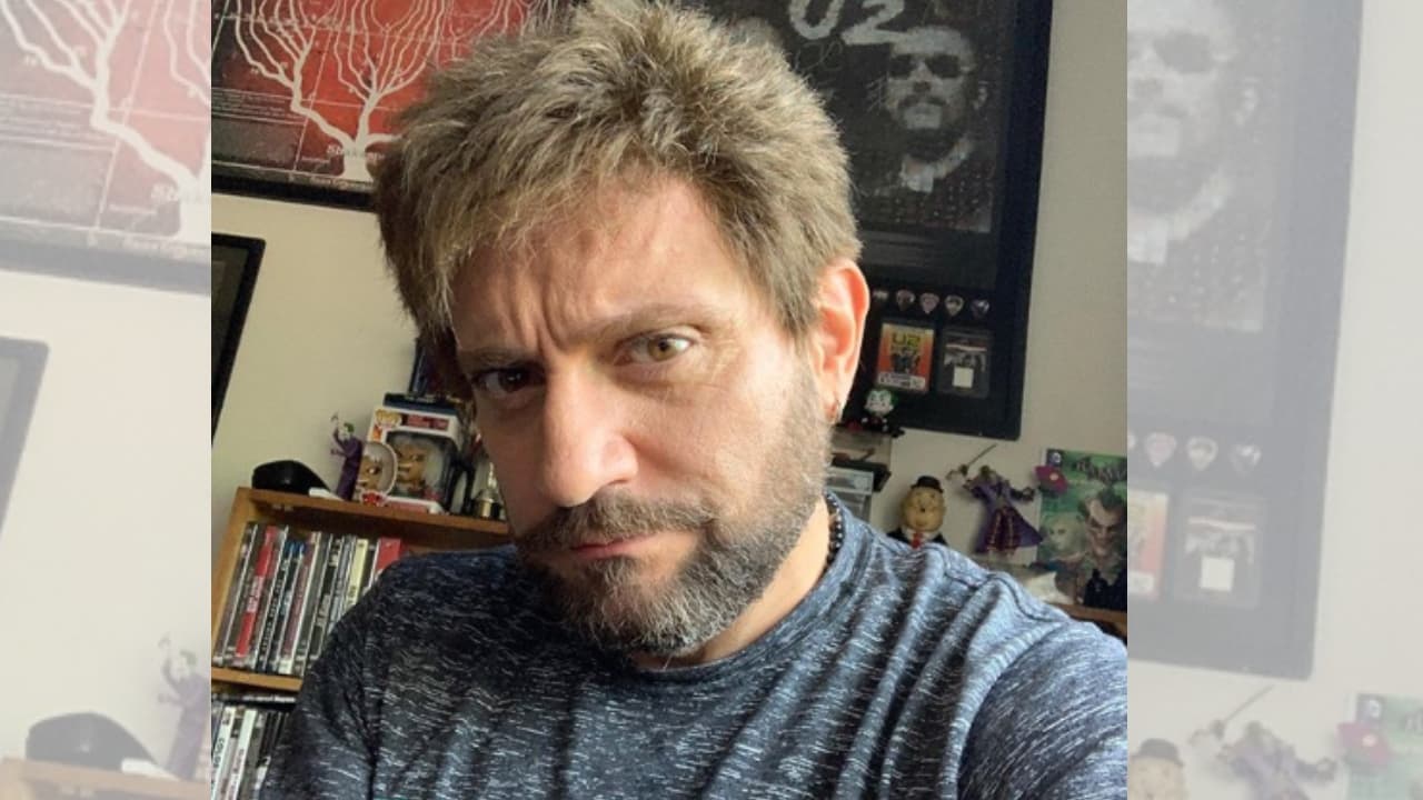 Dario Ripoll sorprende con nuevo look.