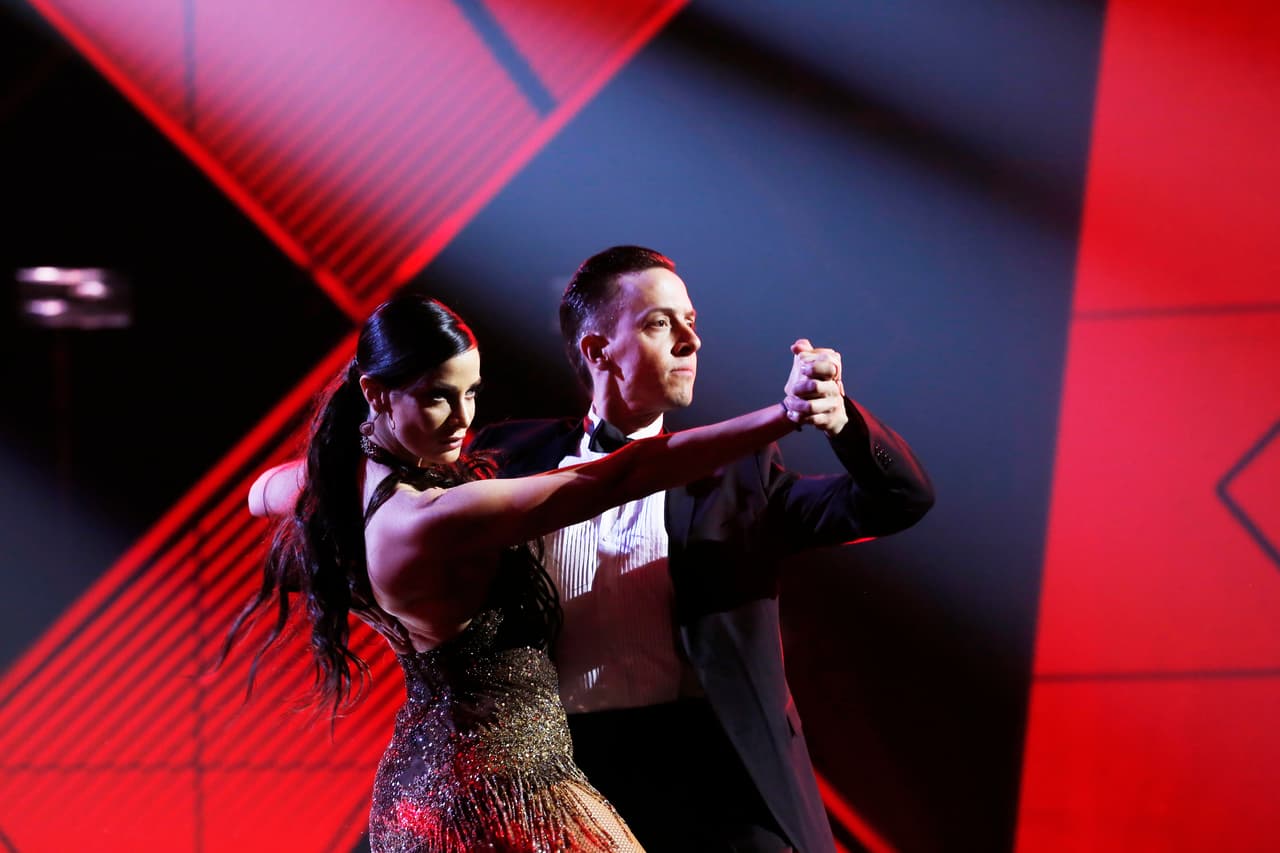 "Me he enamorado de ti. Eres una bailarina completa", le dijo Poty.