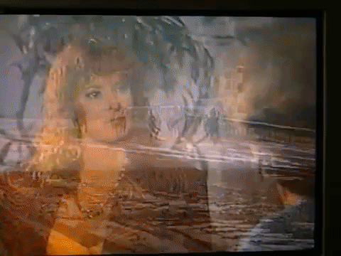 En 'De pura sangre', una historia de 1985 que involucra venganzas y fortunas robadas, la actriz Christian Bach interpretó Florencia Duarte, una mujer atrapada en un matrimonio por conveniencia que tenía diferentes formas de descargar sus frustraciones.