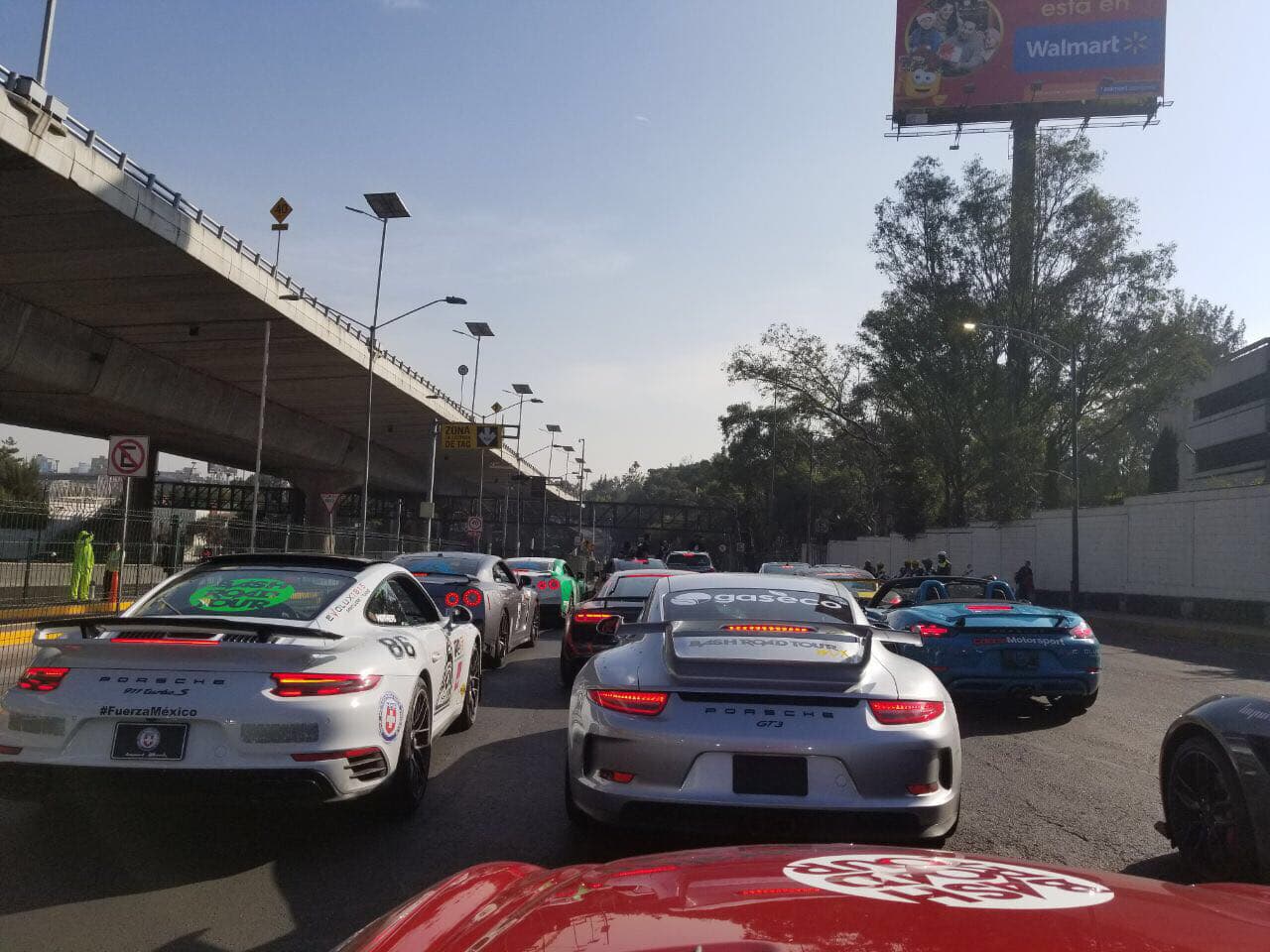 A su llegada a la
<b> Ciudad de México</b>, fue cerrada una de sus avenidas principales para el paso de la caravana del Bash Road Tour