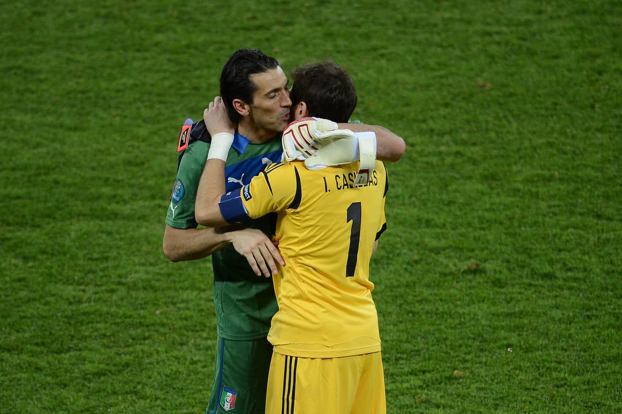 Allí, Buffon se enfrentó a uno de sus mejores amigos colegas, Iker Casillas.