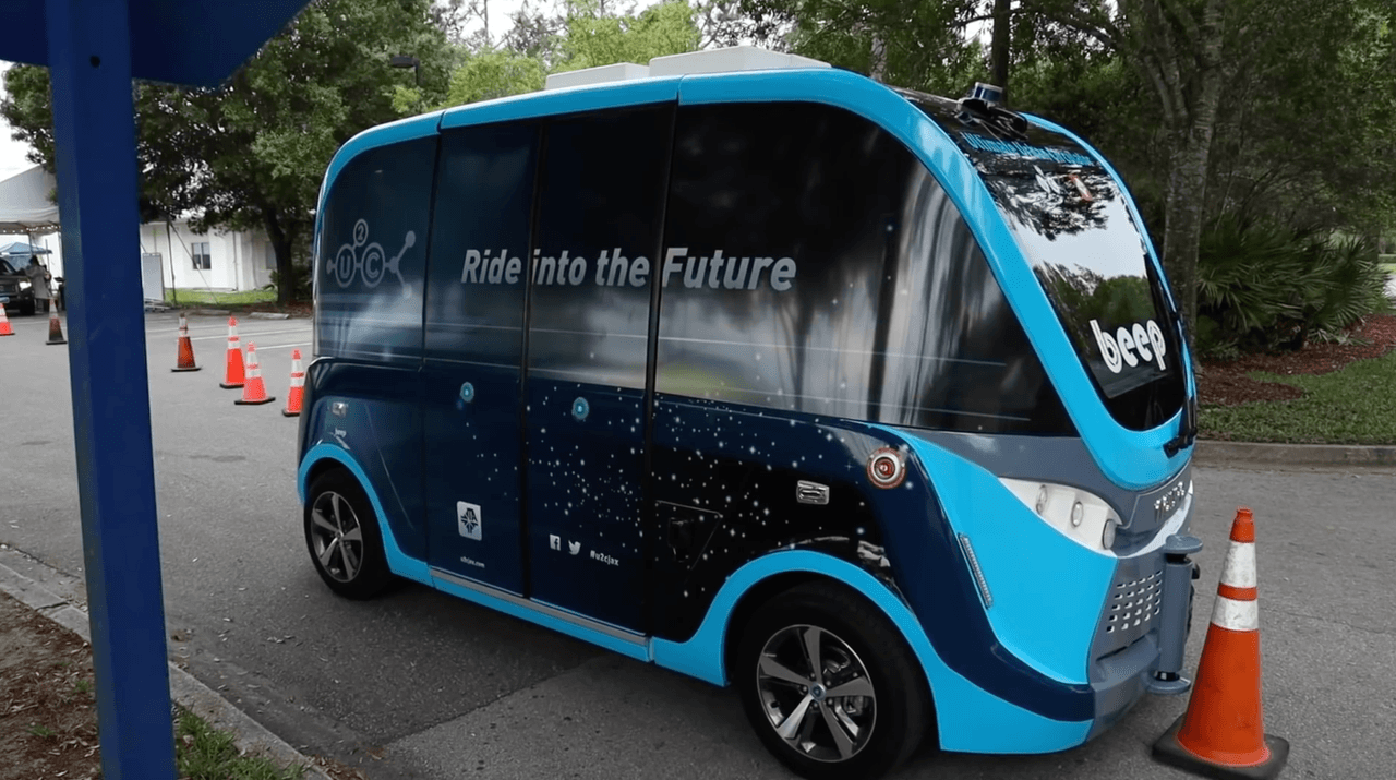 Esta medida no solo ayuda a limitar cualquier posible exposición al coronavirus, sino que también permite que el personal de la clínica pueda realizar otras tareas, ya que de lo contrario tendrían que transportar el material ellos mismos.