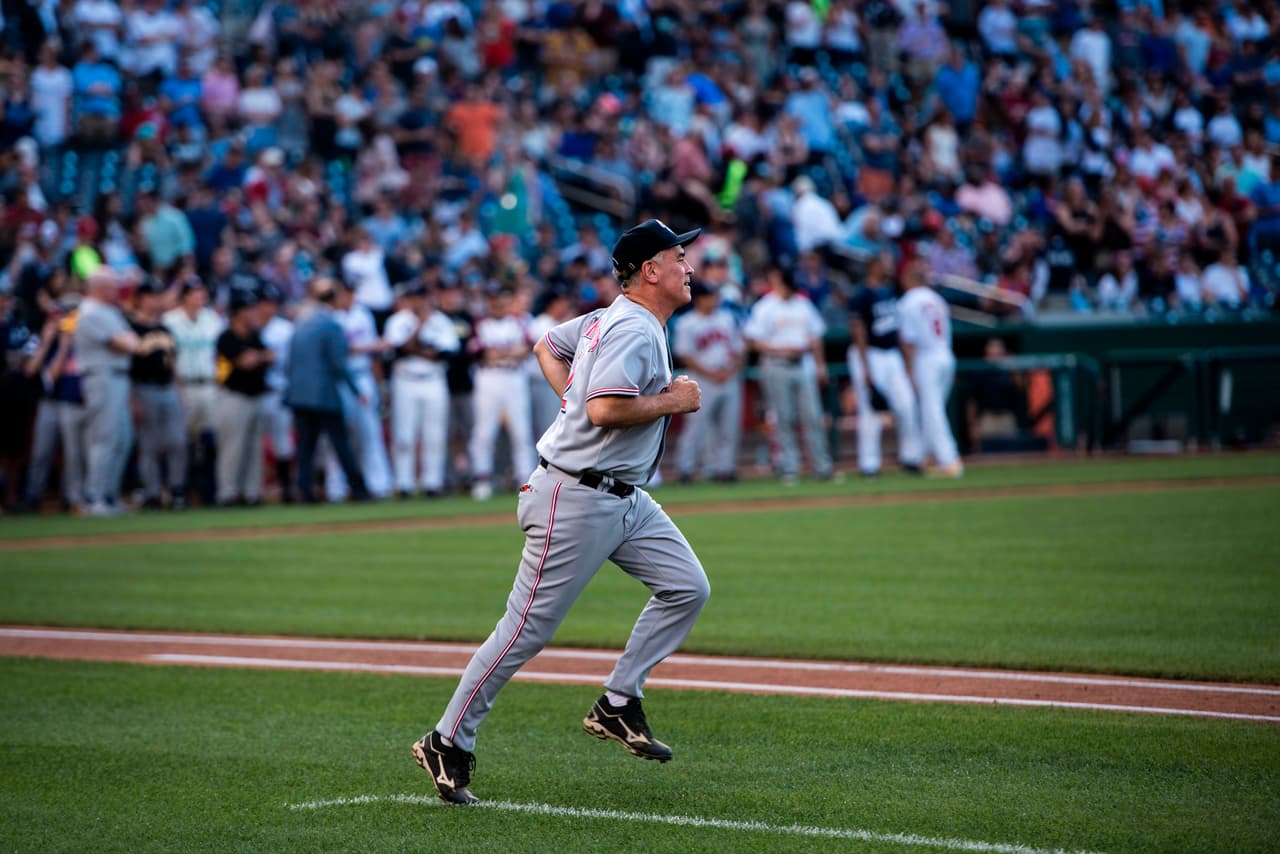 El congresista republicano de Ohio Brad Wenstrup, que acudió a auxiliar a Scalise, en un momento del juego.