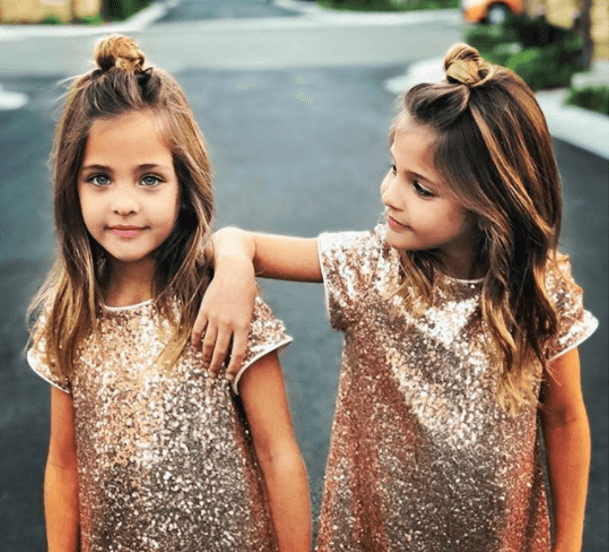 "Conociendo sus personalidades, tiene sentido que nacieran antes, sin anunciar y listas para asumir cualquier cosa”, escribió su madre en el blog de las gemelas, 
<b><a href="http://www.theclementstwins.com/">The Clements Twins</a>.</b>