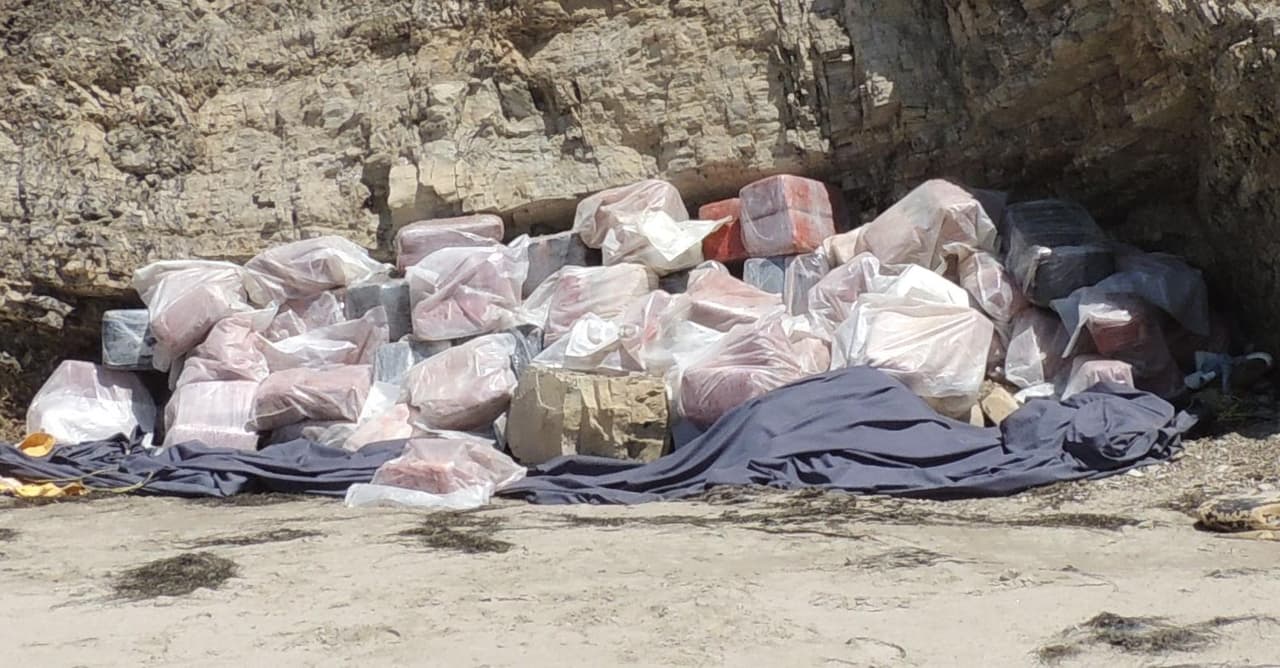 La droga incautada esa vez en la playa se habría vendido hasta en 4 millones de dólares en el mercado negro, de acuerdo con el Sheriff del condado de Santa Bárbara.