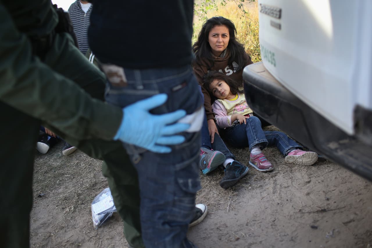 Texas valora dar licencias para cuidado de menores en centros de inmigrantes