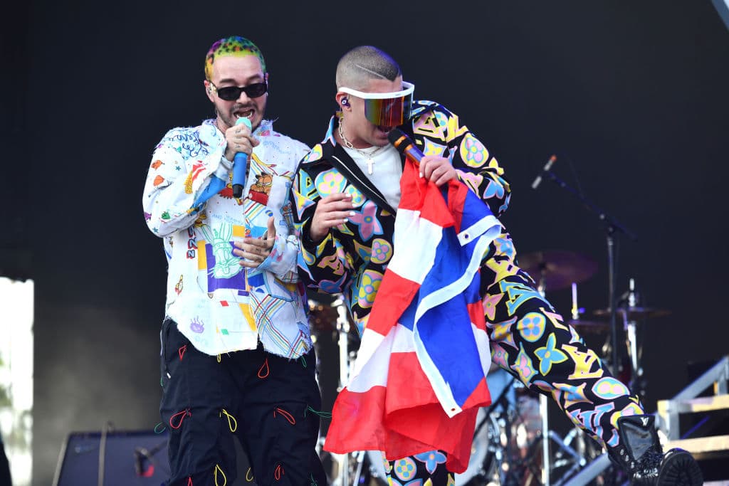 <b>Benito</b> también invito a
<b>J Balvin</b> al escenario, teninendo en cuenta que los dos han colaborado en mucho temas, como ‘I like it’, ‘Si tu novio te deja sola’, ‘Sensualidad’ y ‘Dime’, entre otros.