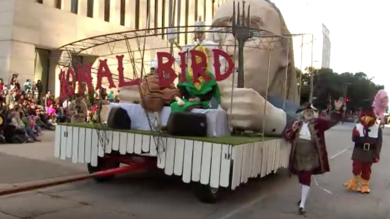 A pesar de que todo está listo, las autoridades se mantendrán vigilando el tiempo porque se pronostican lluvias y tormentas, por lo que se recomienda llevar su paraguas.