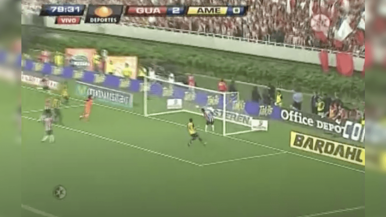 El mediocampista únicamente puso la cabeza y chocó la pelota para poner el 3-0. Asimismo, significó su doblete ante los azulcremas.