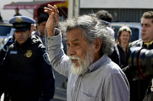 A principios de la década de 1960 exhibió su obra en Texas y Nueva York. Viajó a París para perfeccionar su técnica de grabado y en 1965 regresó a México. Este fin de semana, el Museo Nacional de Culturas Populares de la Ciudad de México rendirá homenaje al artista plástico dando acceso libre a la exposición 'Toledo Ve' y se ha pedido a los asistentes acudir con una flor blanca para honrar al artista. 
<br>