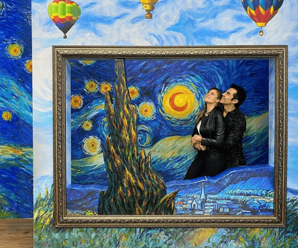 Adrián Uribe celebra su aniversario con Thuany Martins