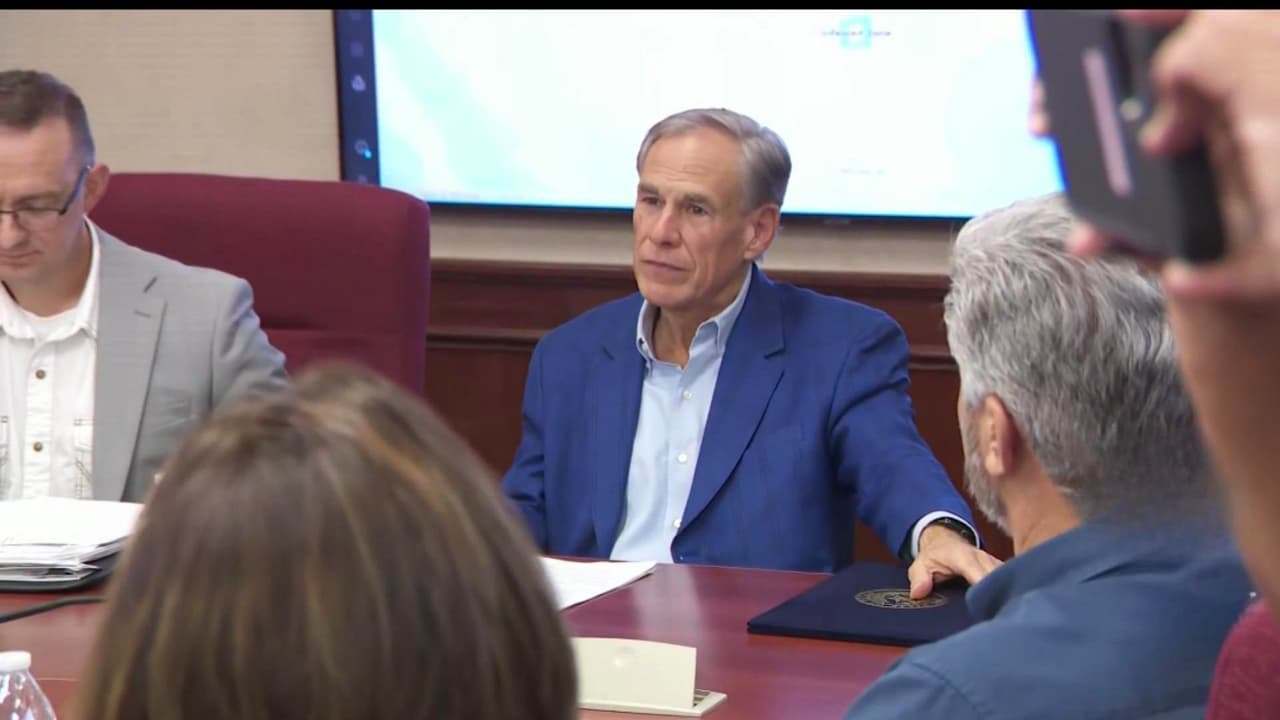 Gobernador de Texas da a conocer las medidas que implementará por la amenaza del gusano barrenador