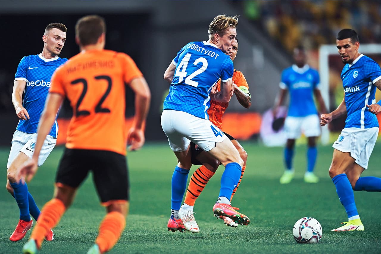 Shakhtar Donetsk derrota 2-0 al Genk en el partido de vuelta en la ronda eliminatoria de la Champions League. Lassina Traoré abrió el marcador al 27’ y Marcos Antonio Silva Santos remató al 76’ para darle la victoria al equipo ucraniano.