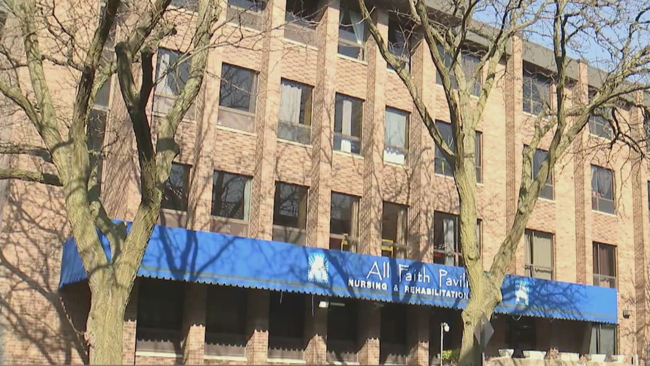 Al menos 37 menores en un albergue de Chicago para inmigrantes detenidos han dado positivo en pruebas de COVID-19