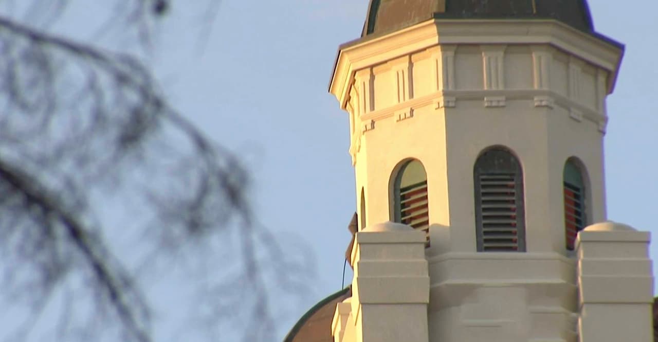 Los empleados aseguran que Audra se ahorcó en la torre oeste del hotel.