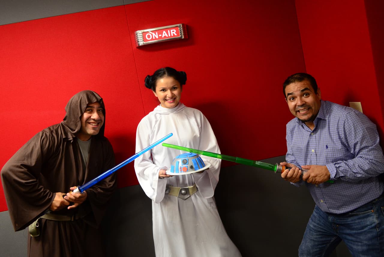 Lorenita, Karen La Coqueta y Pichirilo celebrando el estreno de 'Star Wars