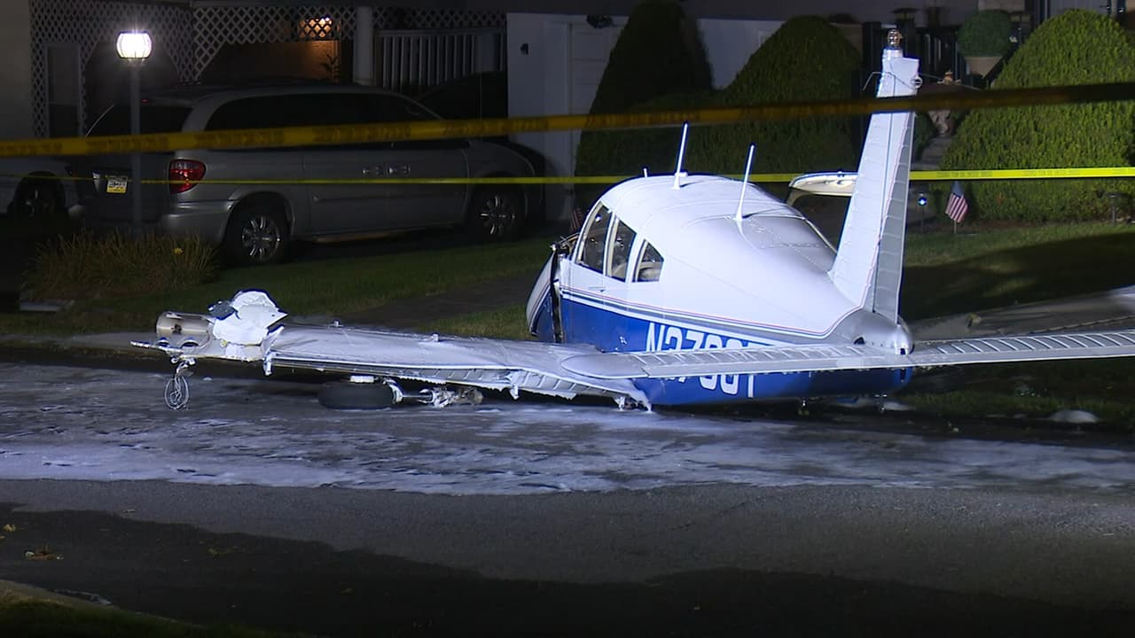 Los funcionarios del Aeropuerto Internacional Wilkes-Barre / Scranton dijeron que la aeronave se comunicó por radio con la torre de control del tráfico aéreo solicitando que las unidades de emergencia estuvieran listas. Se dieron las respuestas adecuadas y la aeronave estaba en aproximación pero no pudo llegar al aeropuerto.
<br>