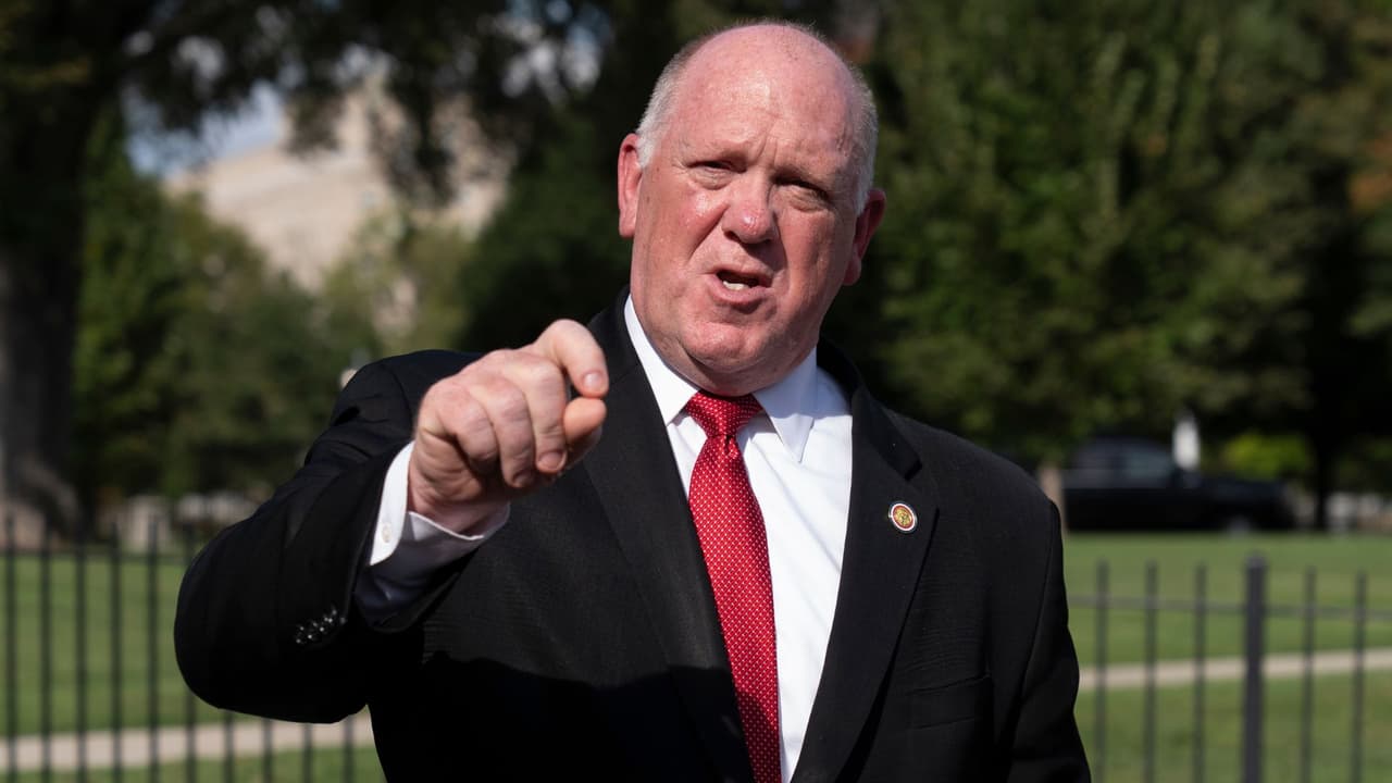 Tom Homan advierte que se intensificarán las deportaciones; temor paraliza a ciudades golpeadas por ICE como Doral