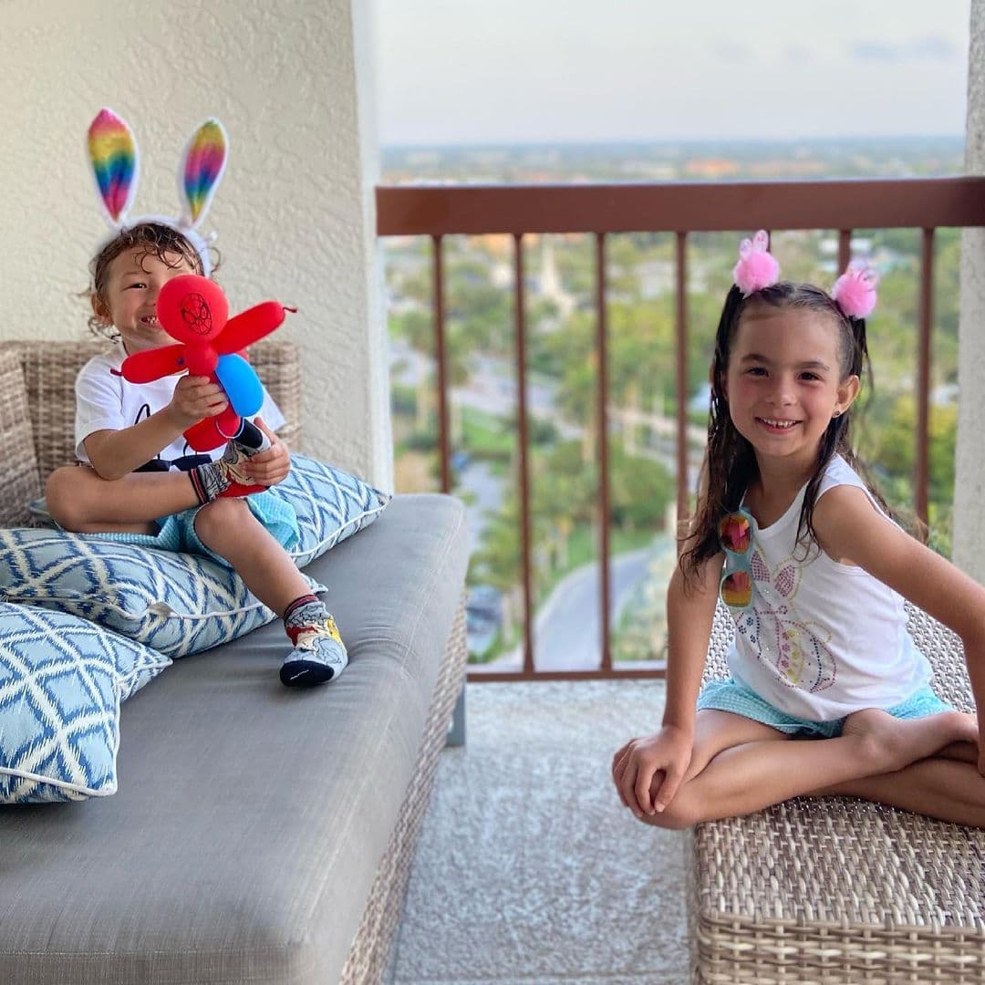 Los amores más pequeños de Alan Tacher son Michelle, de 5 años, y Liam, de 3 años. Su mamá Cristy Bernal nos regaló esta bella foto en Instagram.