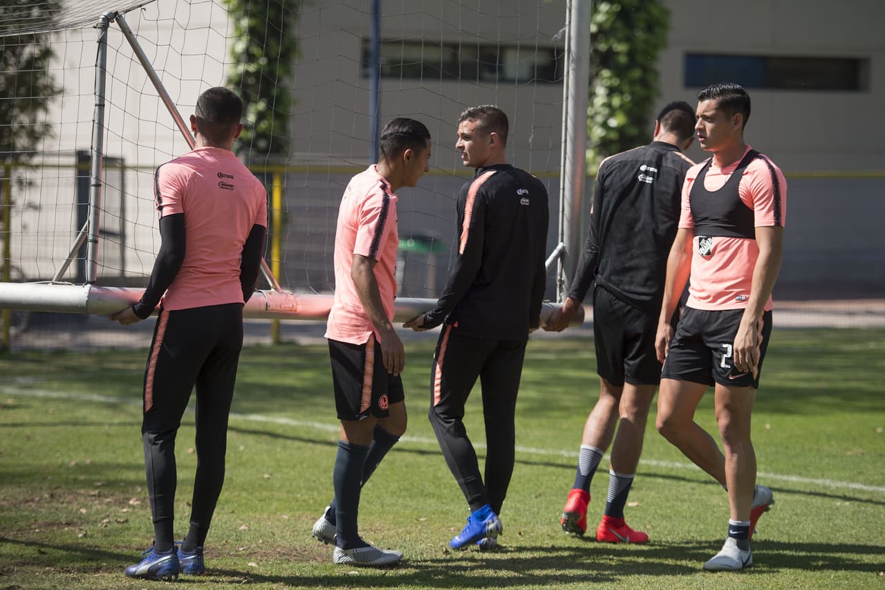 El volante colombiano ha sido acogido dentro del grupo, donde hay varios compatriotas suyos.