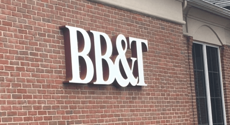 Detienen a sospechosos de robo en BB&T en Raleigh