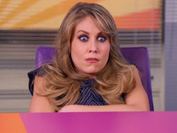 Con esos ojitos nos queda claro que Luciana solo compró los zapatitos y se los puso. Calladita se ve más bonita ¿no creen?