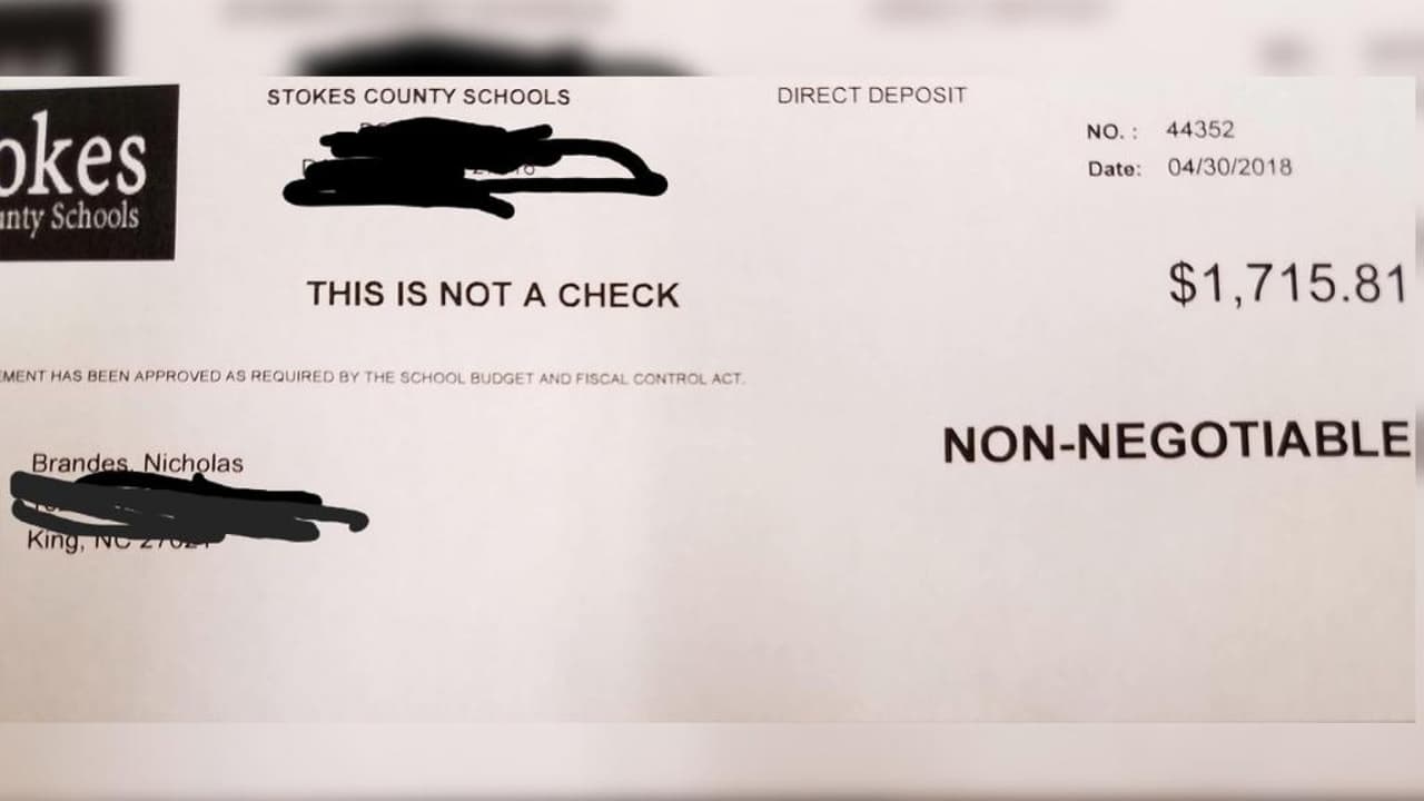 “Gano $6.69 la hora por educar a su hijo”: un maestro publicó en Facebook una copia de su cheque para reclamar por el bajo salario