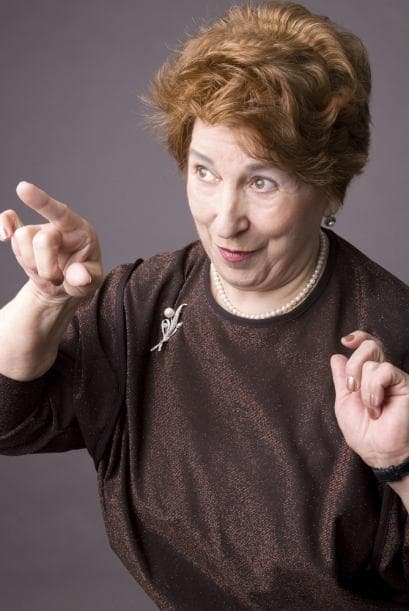 "Tápate que te vas a resfriar, ponte un suéter que después vas a estar llorando", esta frase la hemos escuchado todos, no importando que el sol del verano queme la piel, las abuelitas quieren que nos tapemos para evitar enfermedades.