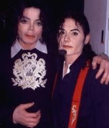 También Michael Jackson tiene a su doble. Se trata de una mujer llamada Miki Jay.