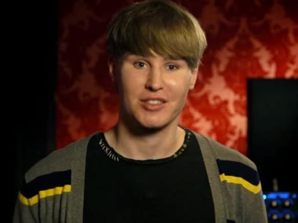 En 2013 el seguidor de Justin cobró gran popularidad, pues sus fotos y su parecido al cantante se hicieron virales.