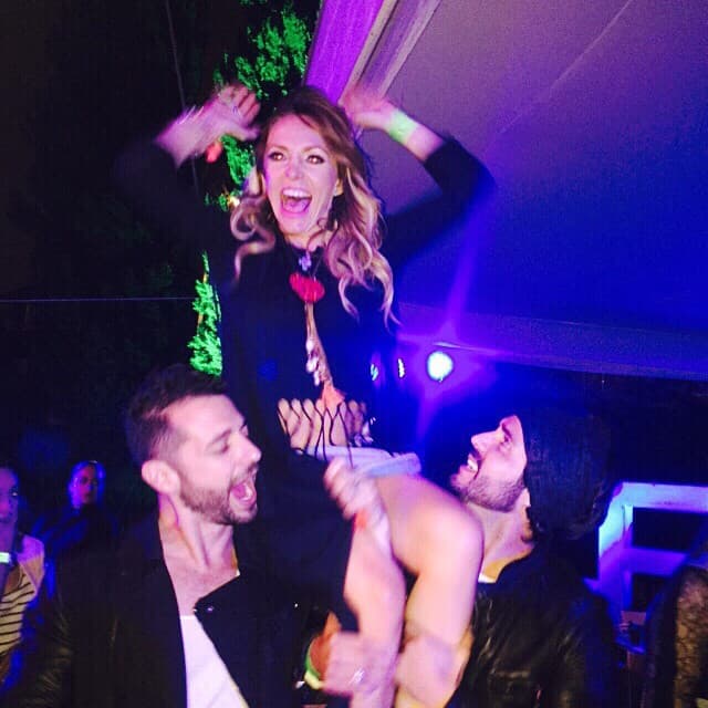 Después de la ruptura con 
<b><a href="https://www.univision.com/shows/el-gordo-y-la-flaca/captamos-a-ariadne-diaz-derrochando-amor-junto-a-marcus-ornellas-video">Ariadne Díaz</a></b> se rumoró que andaba con su amiga Érika Zaba.