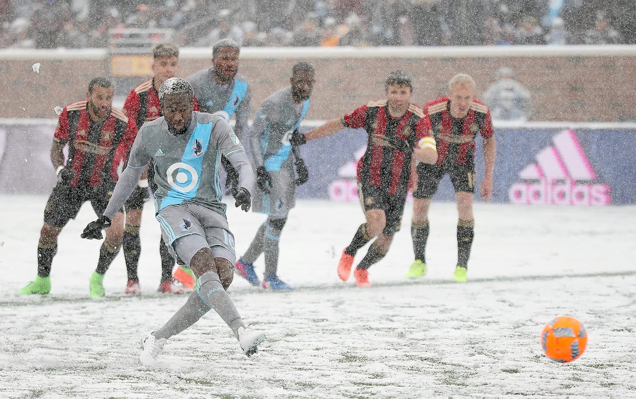 Kevin Molino (Minneosta) consiguió el único gol de su equipo desde el punto penal al minuto 30, cuando el partido ya estaba 3-0 en contra.