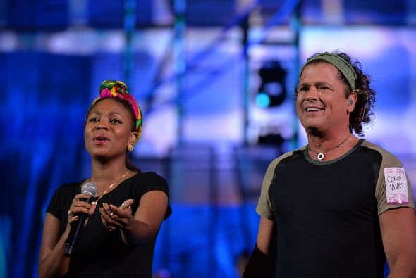 Carlos Vives no perdía detalle de las instrucciones que le daban en el show.