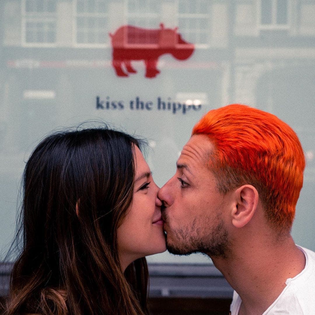 "Yo ya estaba embarazada de Noah cuando conocí a Diego en Londres", externó en la red social.
<br>