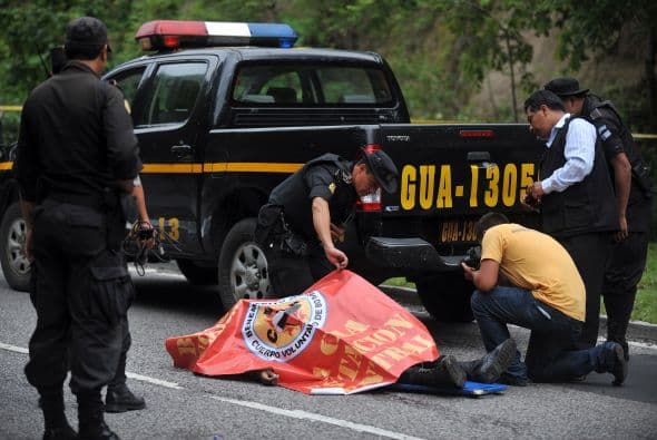 Explicó que el trabajo de un policía es de riesgo y exhortó a la fuerza policial para no amedrentarse frente estos ataques "Es por el buen trabajo que estamos haciendo a favor de la sociedad, afectamos a los delincuentes y luego llegan las represalias" dijo. y Seguridad.