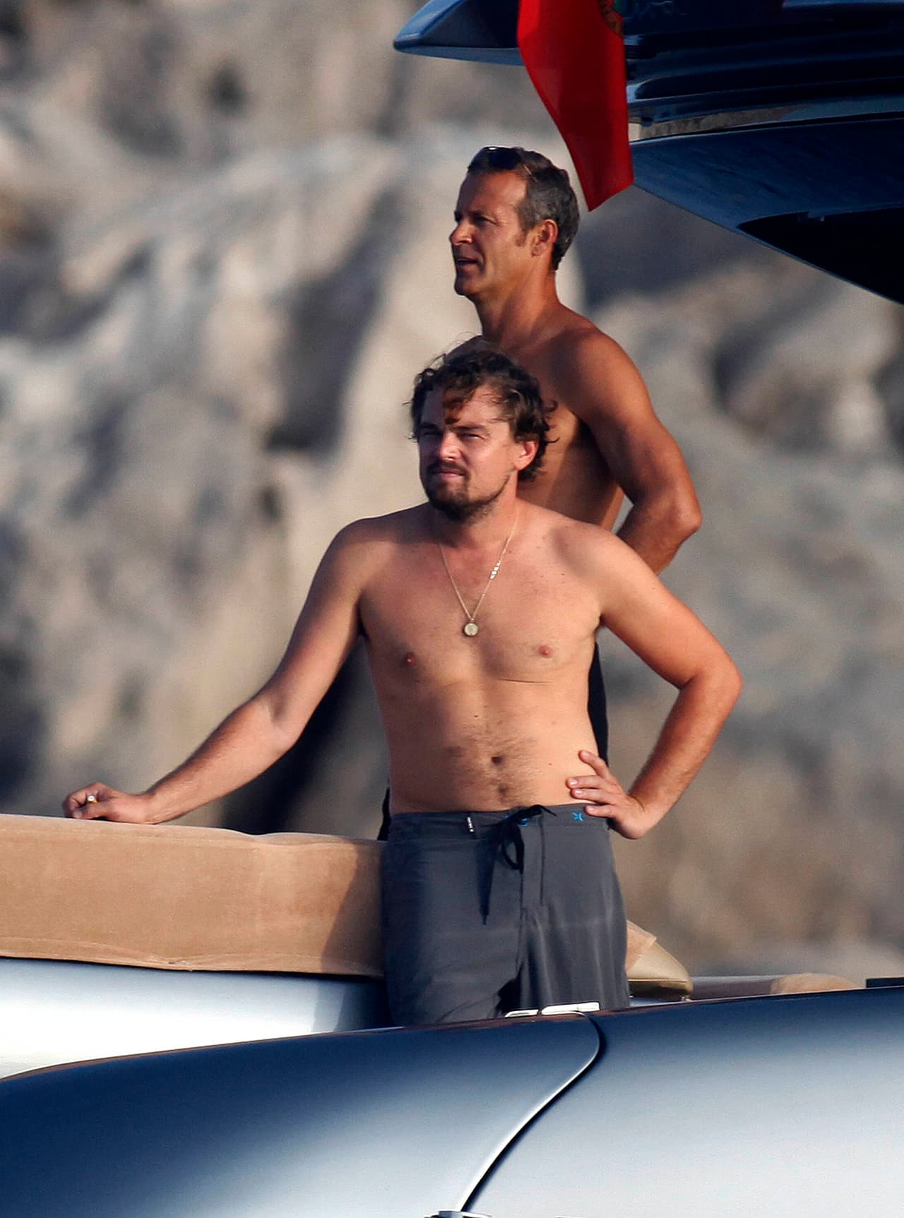 Varias famosas y modelos han caído rendidas a sus pies, pero ninguna lo ha atrapado.