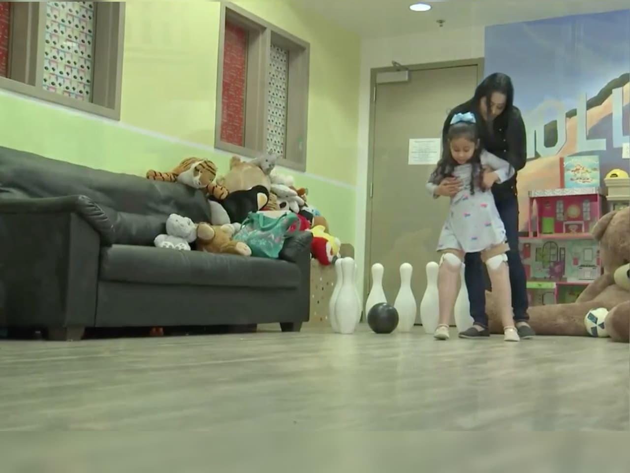 Aunque le amputaron sus piernas, esta niña hispana sueña con convertirse en una bailarina de ballet