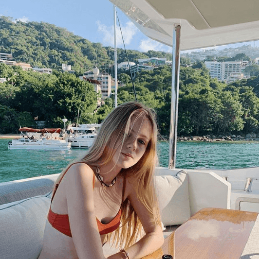 La película se filmó en Savanah, Georgia, y está inspirada en el cuento de Hans Christian Andersen. Su estreno fue en septiembre de 2018.