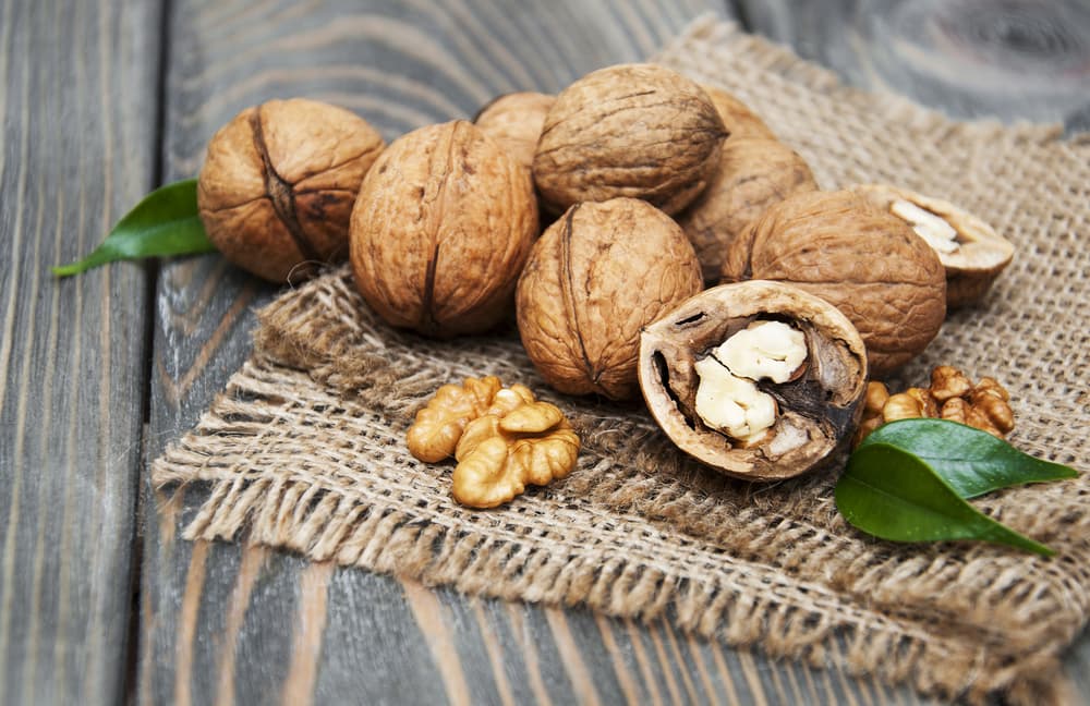 La mejor manera de consumirlas es crudas pero muchas veces puedes encontrarlas en algún pastel o salteadas en ensaladas y son deliciosas.