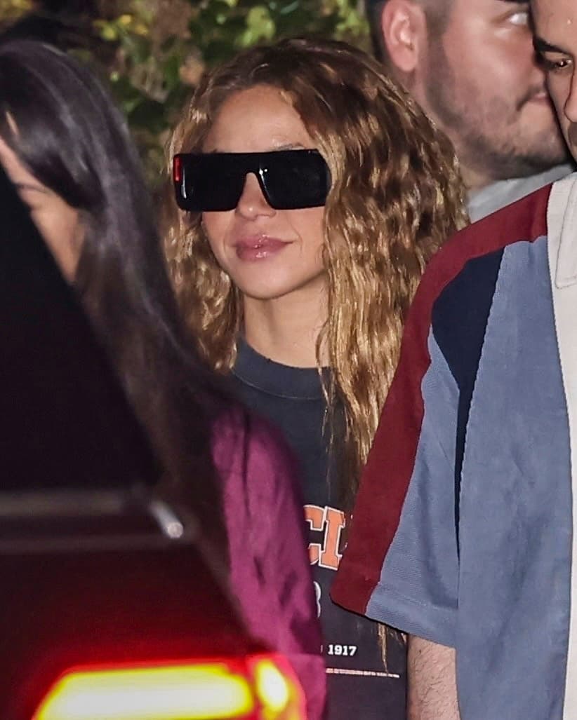 Estas fotos que los paparazzi lograron de Shakira fieron tomadas solo horas antes de que ella supuestamente se encontrara con Drake.