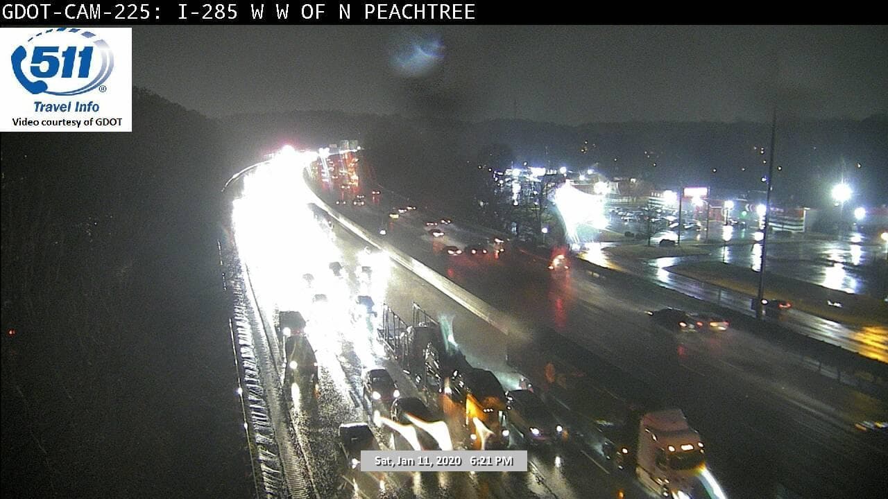 Imagen de la carretera I-285 al oeste de North Peachtree Road.