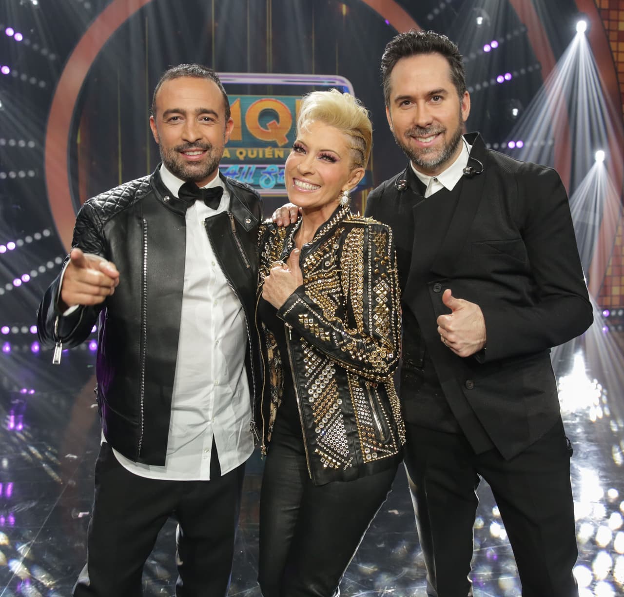 Como buenos paisanos, Yuri aprovechó la oportunidad para fotografiarse con los integrantes del dueto Camila.