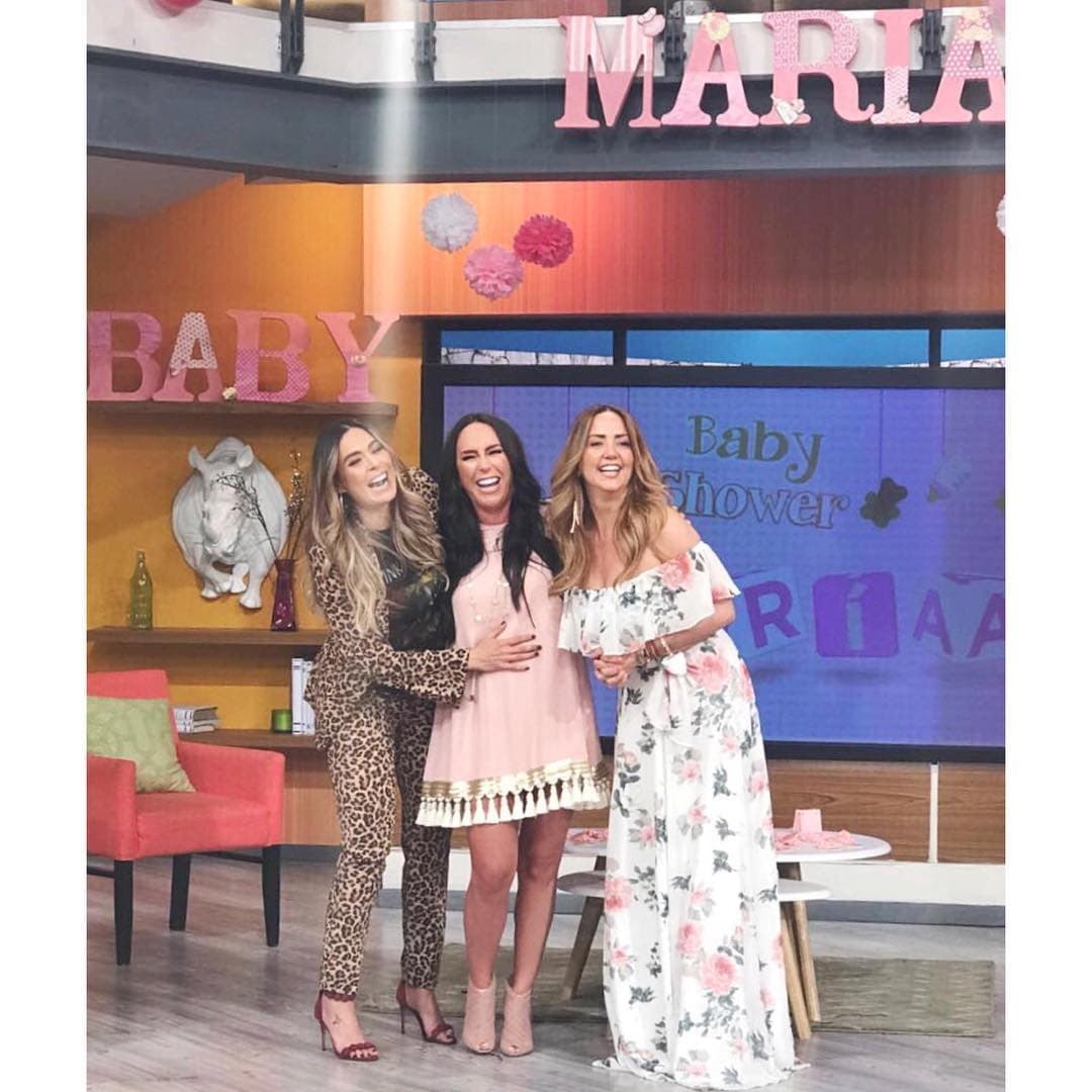 Andrea Legarreta y Gali disfrutaron junto a Gómez Mont el divertido festejo que estuvo decorado con detalles rosados.