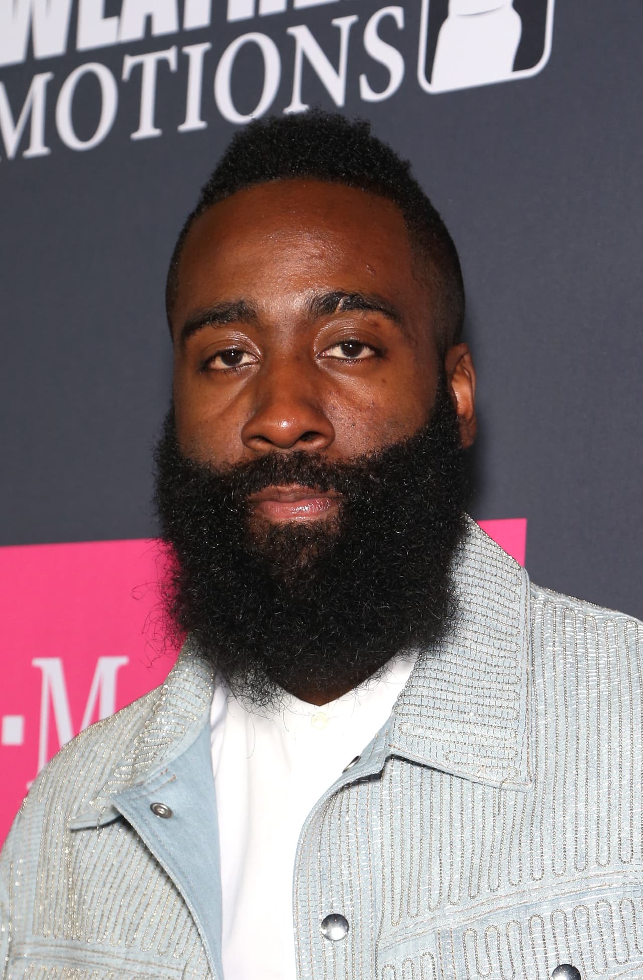 En 2015, el jugador profesional de basketball, James Harden, fue novio de la celebrity durante ocho meses.