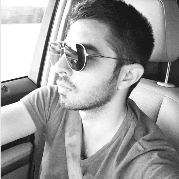 También escribió en colaboración con Ricardo Orrantia el tema "La niña más linda", tema que grabó Kevin Ortiz.