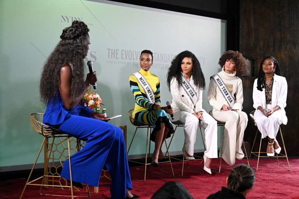 "No creo que estos movimientos hayan ido demasiado lejos", dijo. "De lo que se tratan #MeToo y #TimesUp es de garantizar que fomentemos lugares de trabajo seguros e inclusivos en nuestro país.