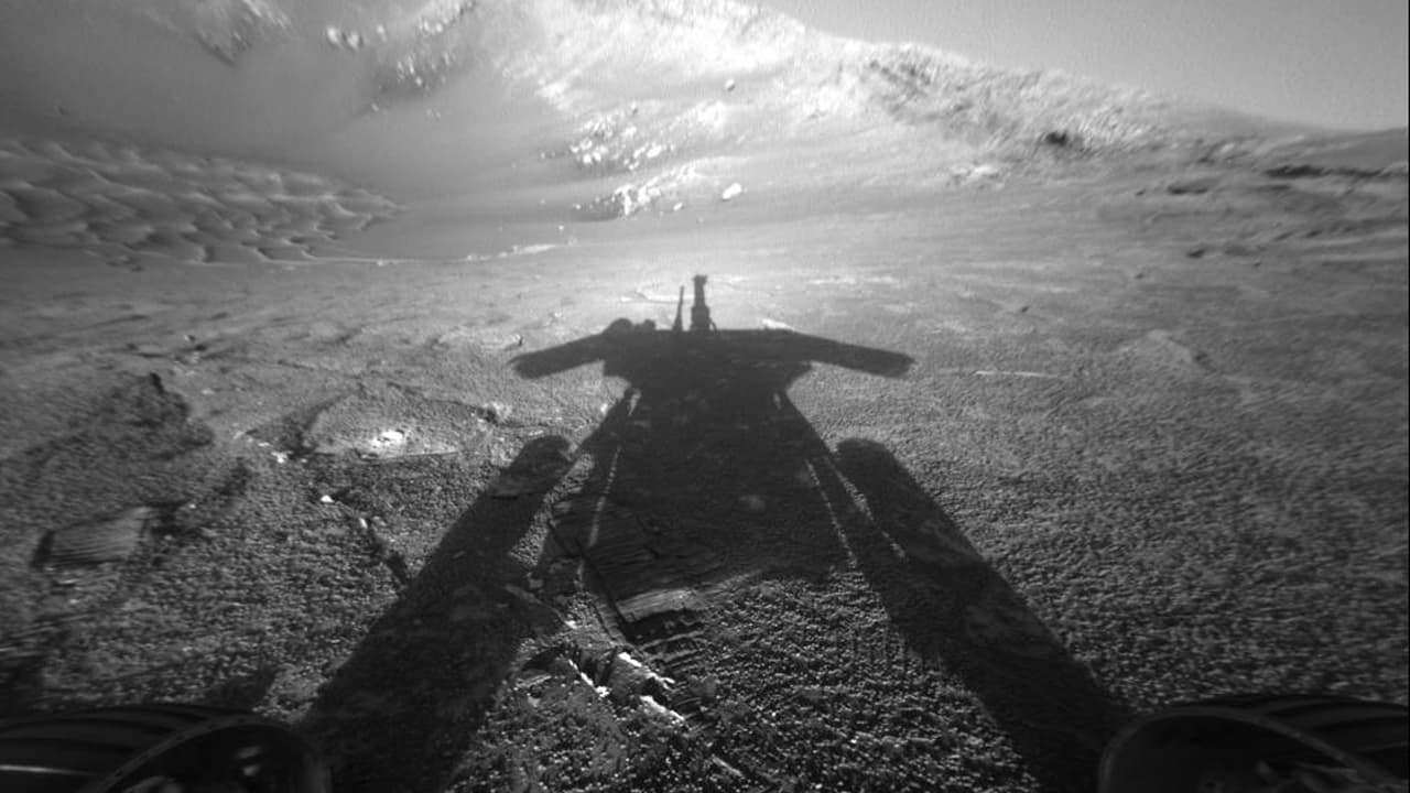 Hasta siempre, explorador Opportunity 2004-2019. "Ayúdanos a recordar a Opportunity, uno de los más grandes (personajes) de todos los tiempos", dice un post de Twitter de la NASA.