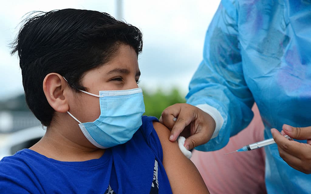 Las familias pueden contactar a sus redes de salud, como UC Davis Health y Kaiser Permanente, que anunciaron que están listos para realizar la vacunación de niños esta primera semana de noviembre.