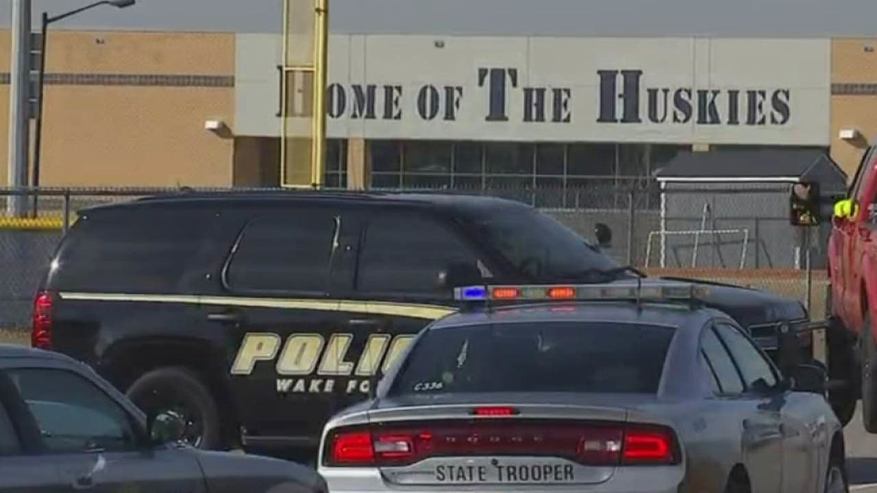 Identifican a persona que realizó dos amenazas de bomba en Heritage High School en Wake Forest